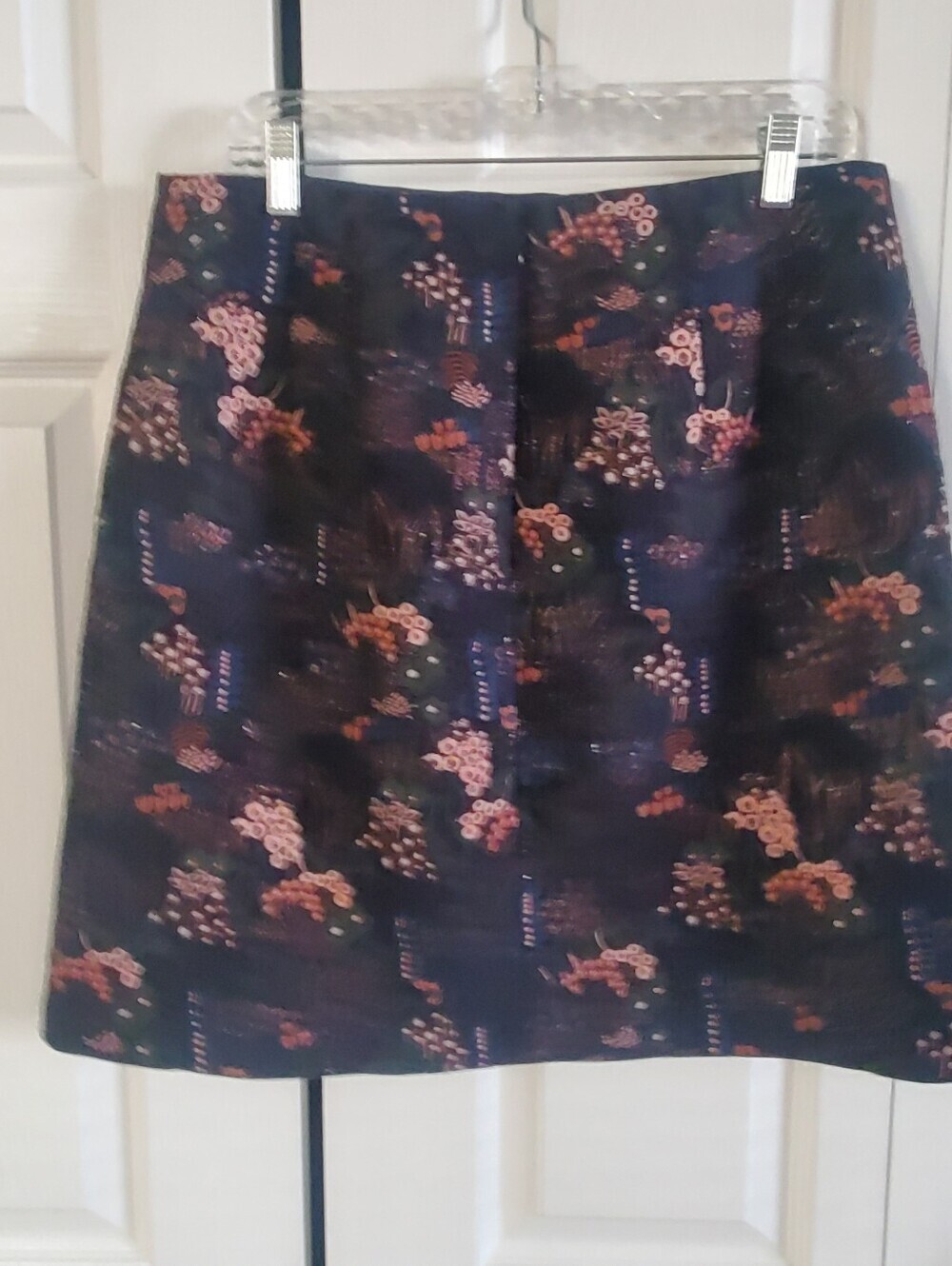 ANN TAYLOR MINI FLORAL SKIRT. 12. NAVY PINK.TABESTRY LOOK - Picture 5 of 9